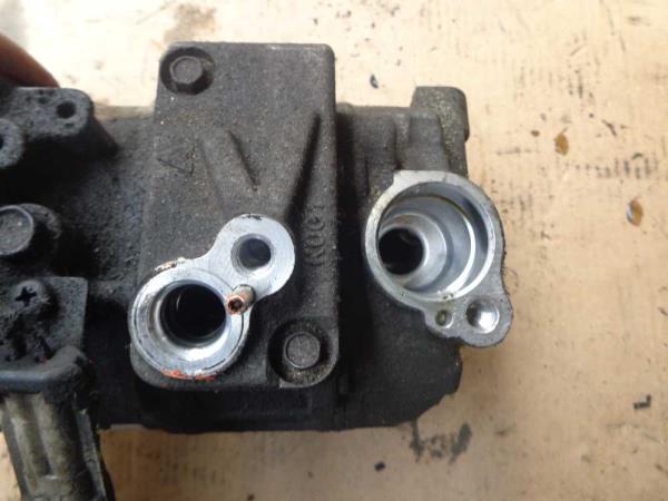 COMPRESSEUR DE CLIMATISATION RENAULT 3.0DCI V6 - Vue 2